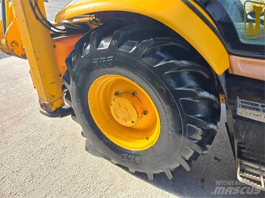 JCB 3CX 反鏟裝載機
