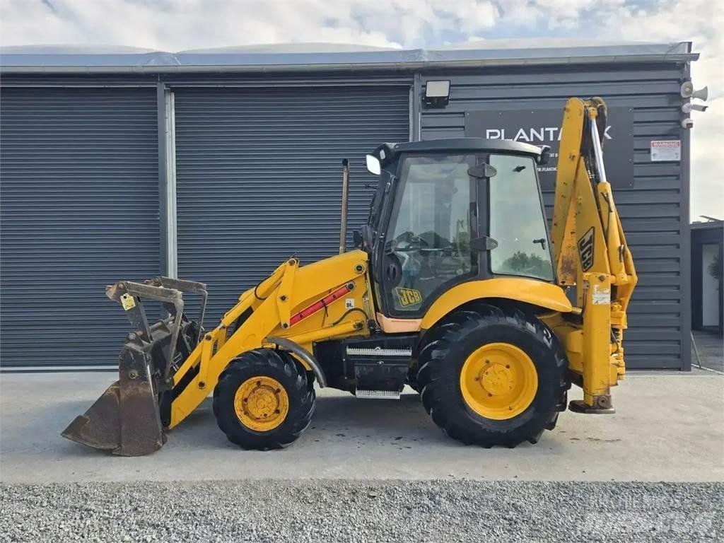 JCB 3CX 反鏟裝載機
