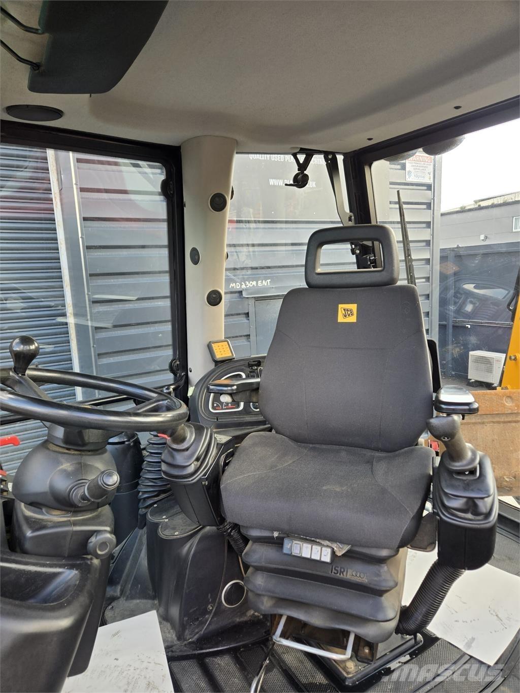 JCB 3CX 反鏟裝載機