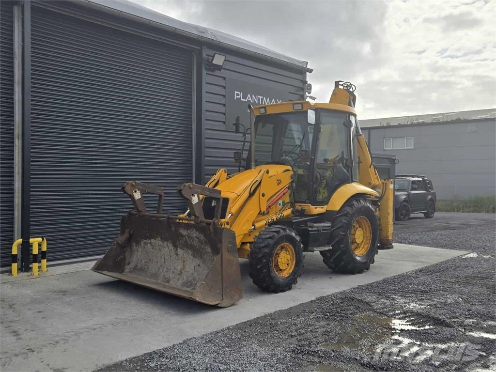 JCB 3CX 反鏟裝載機