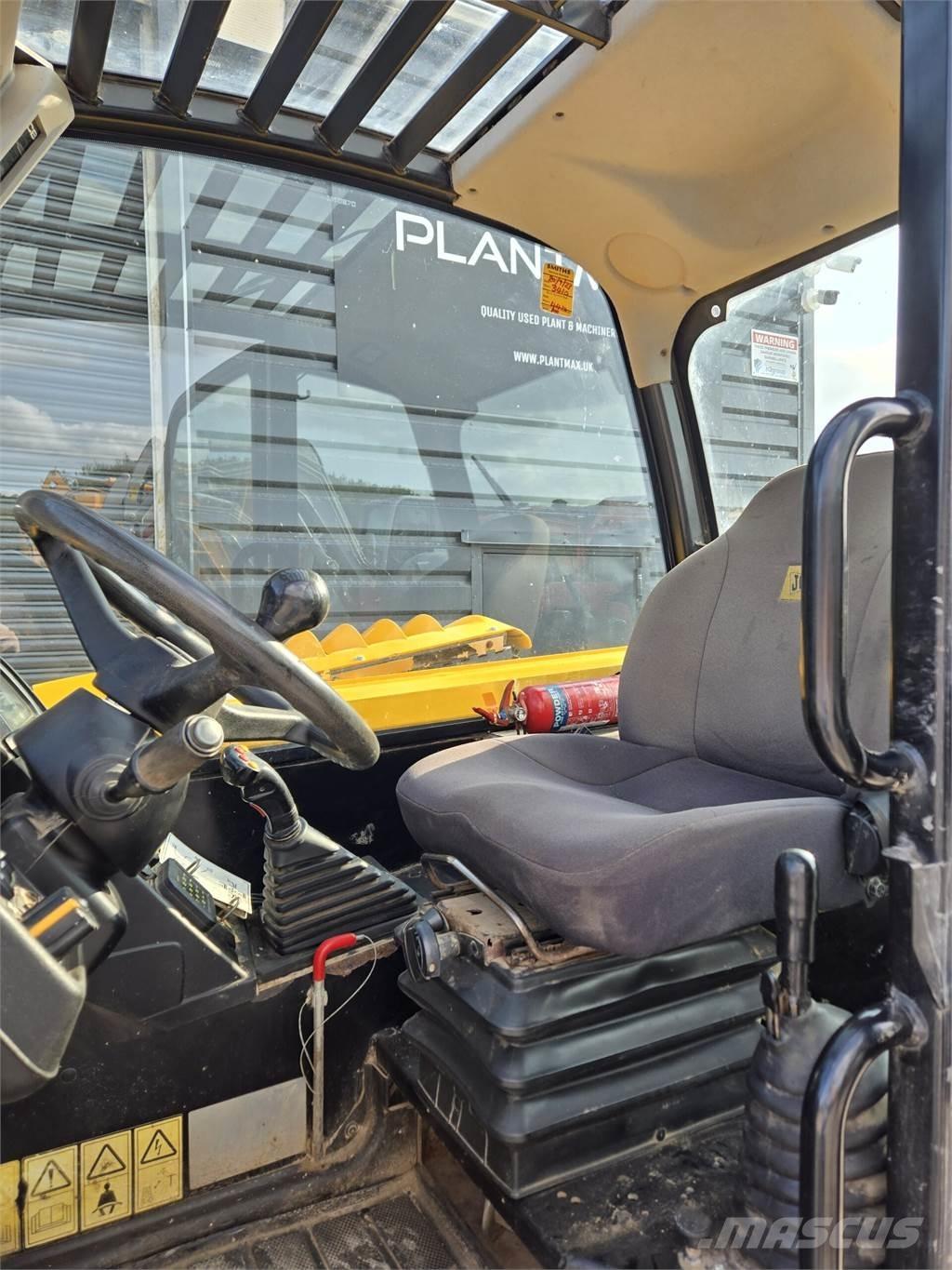 JCB 531-70 伸縮臂操作車