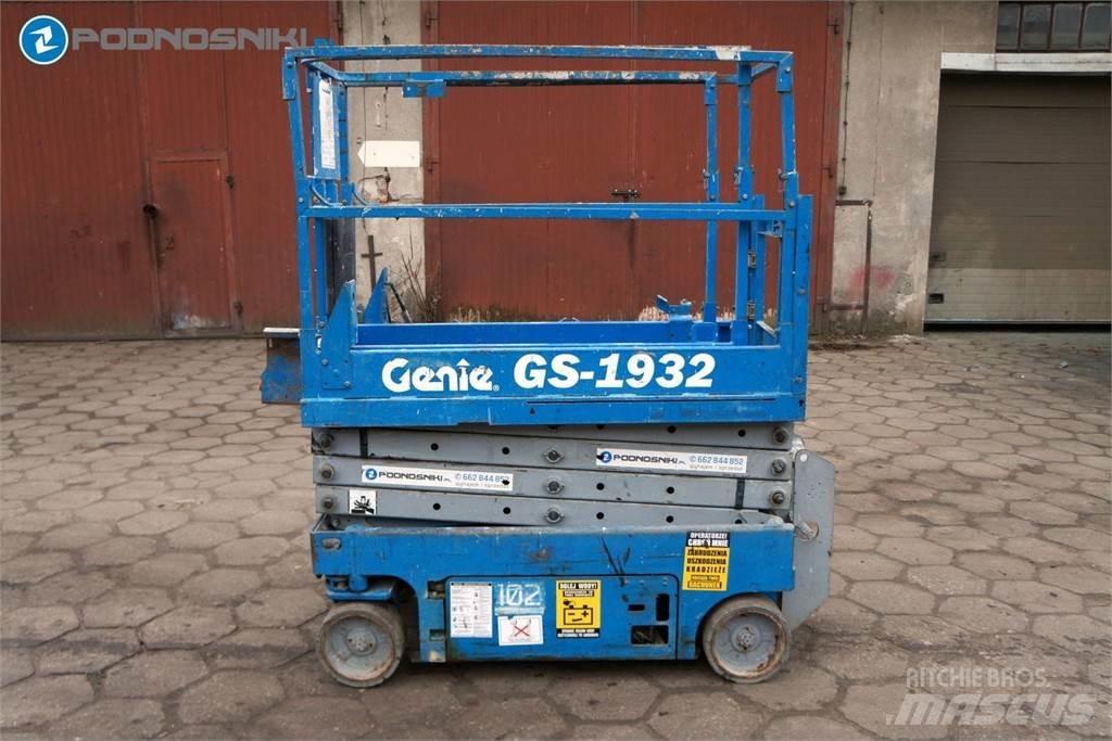 Genie 1932 剪式升降機