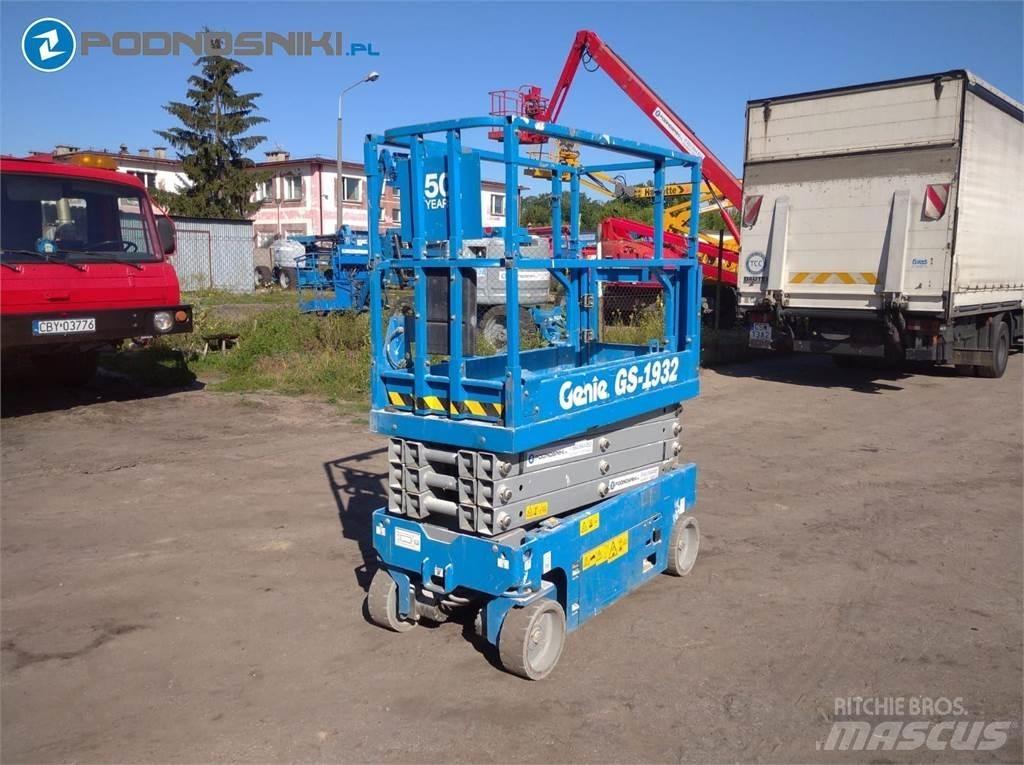 Genie 1932 剪式升降機