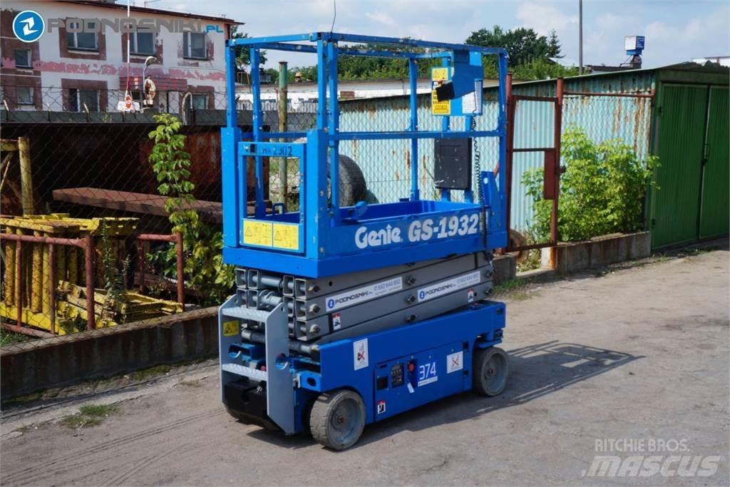 Genie 1932 剪式升降機