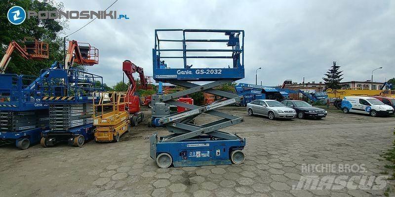 Genie 2032 剪式升降機