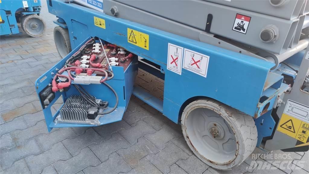 Genie 2032 剪式升降機