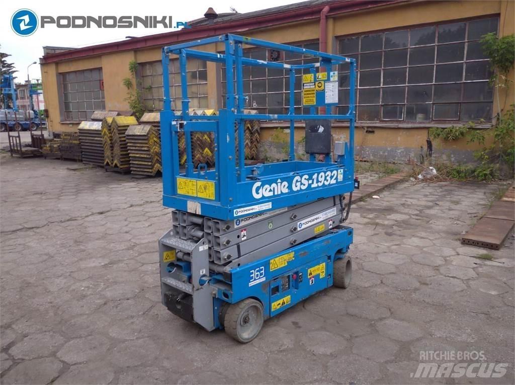Genie 3219 剪式升降機