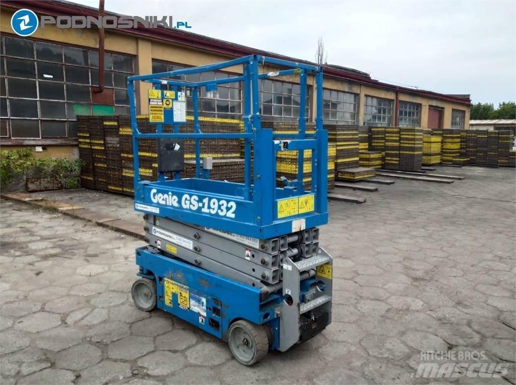 Genie 3219 剪式升降機