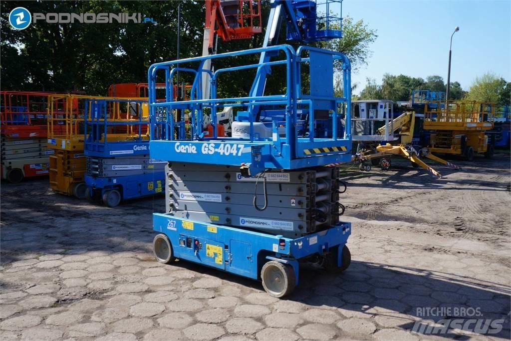 Genie 4047 剪式升降機