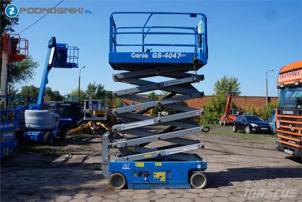 Genie 4047 剪式升降機