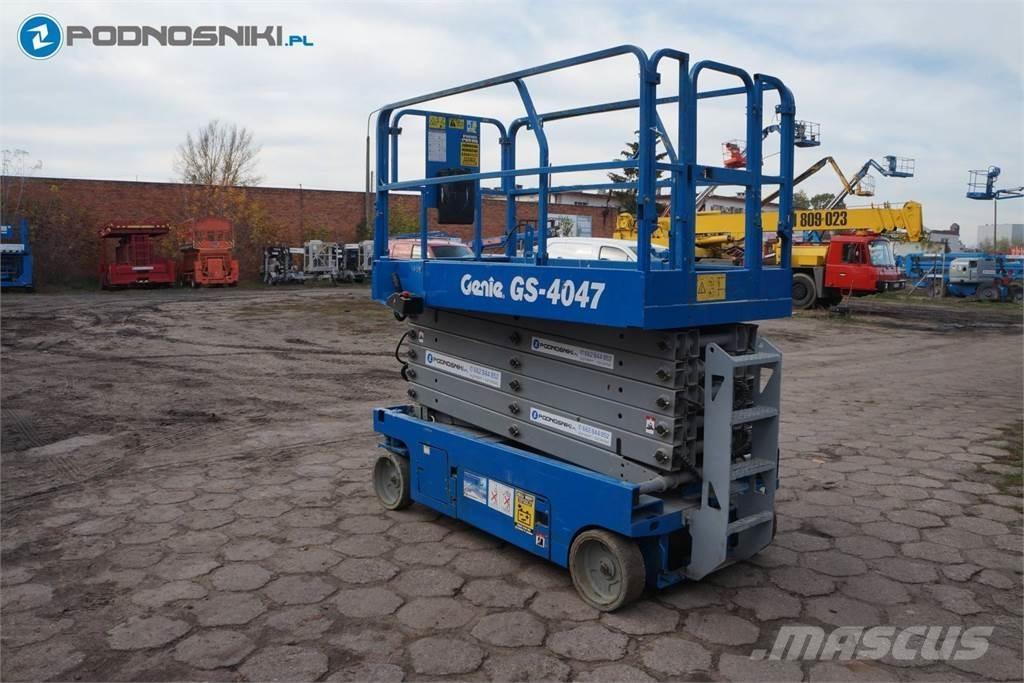 Genie 4047 剪式升降機