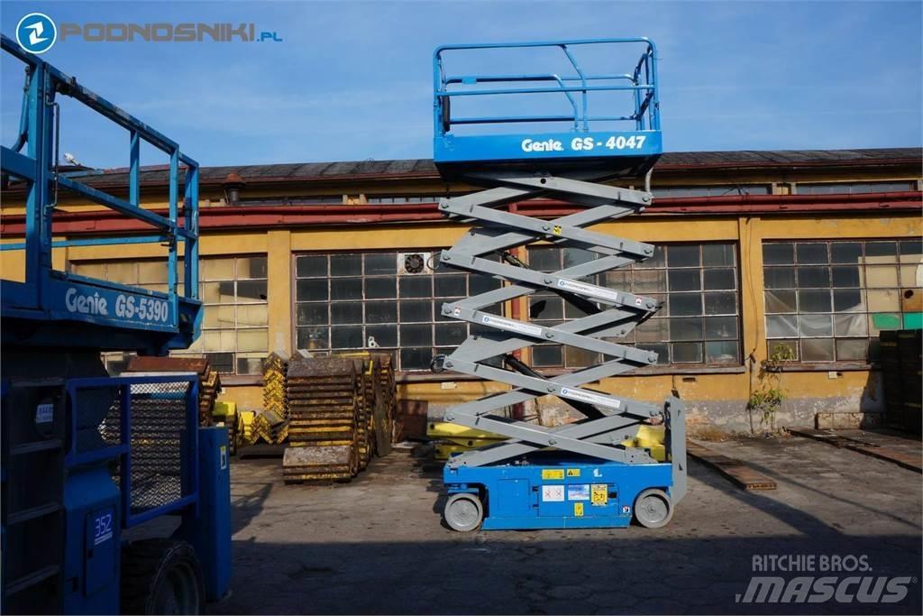 Genie 4047 剪式升降機