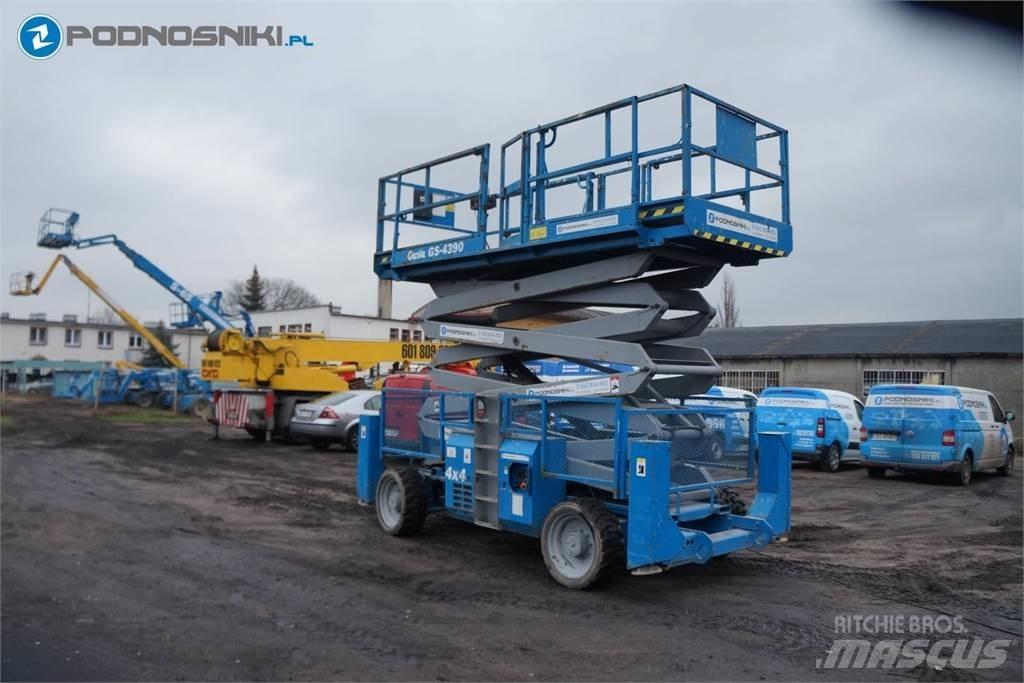 Genie 4390 剪式升降機