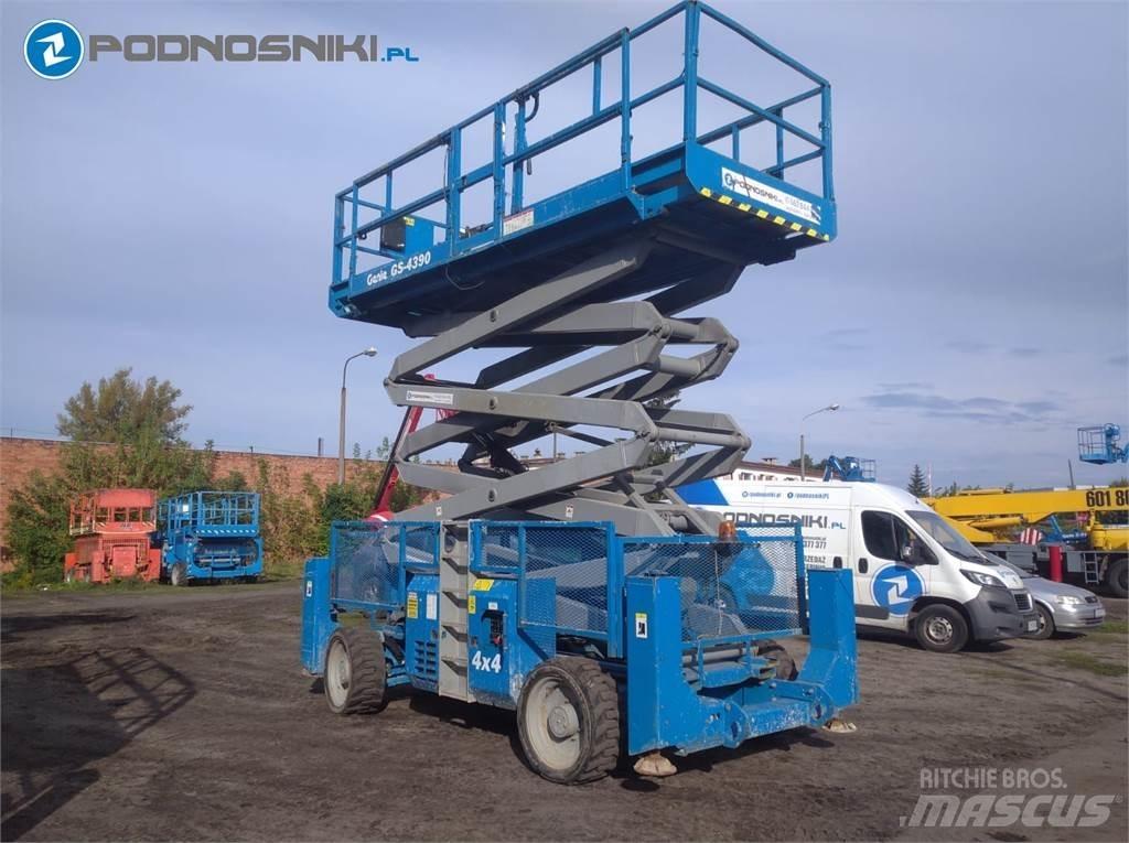 Genie 4390 剪式升降機