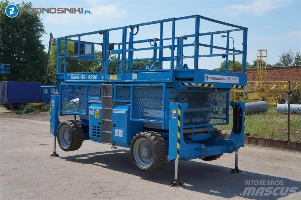 Genie 4390 RT 剪式升降機