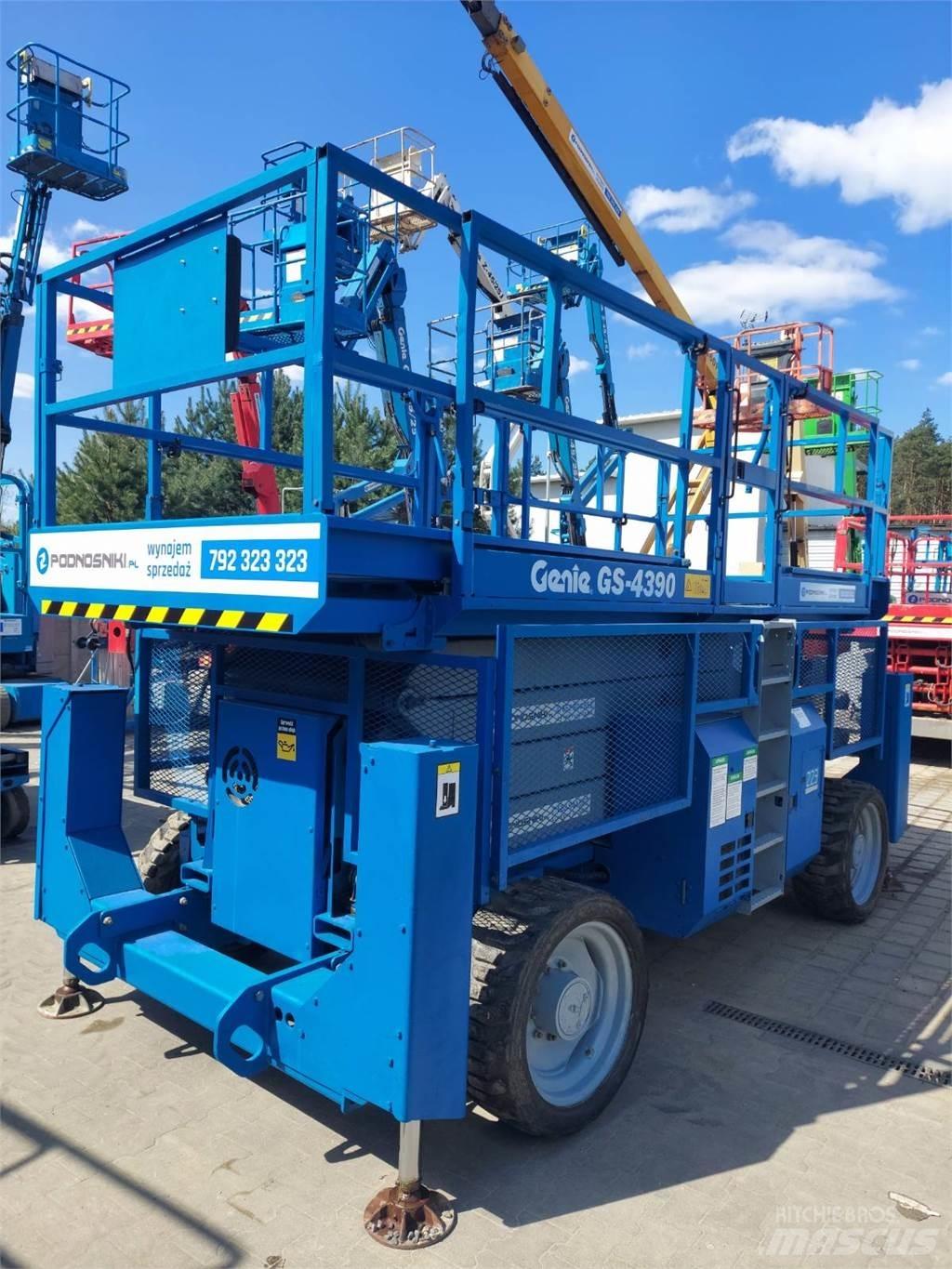 Genie GS-4390 RT 剪式升降機