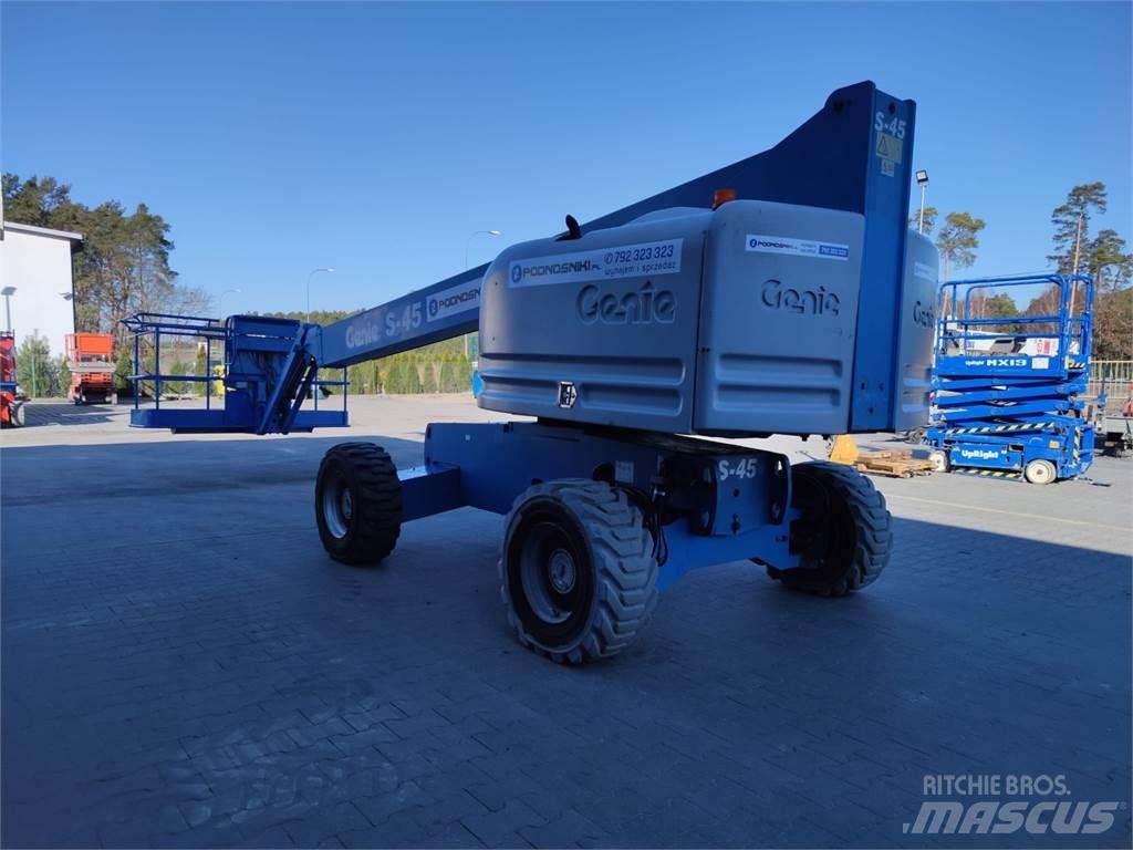 Genie S-45 伸縮臂高空作業車