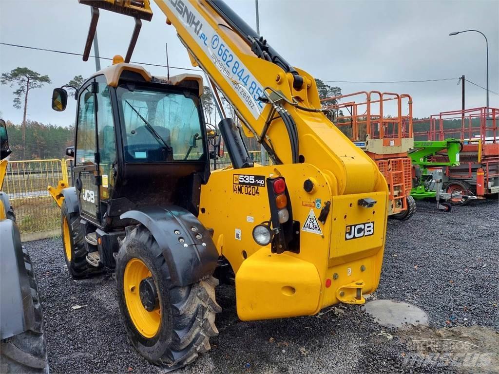 JCB 535-140 伸縮臂操作車