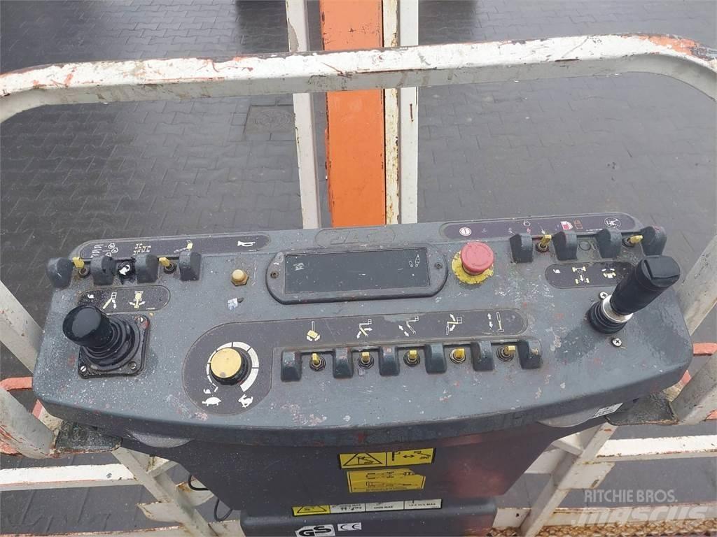 JLG 800AJ 曲臂高空作業車