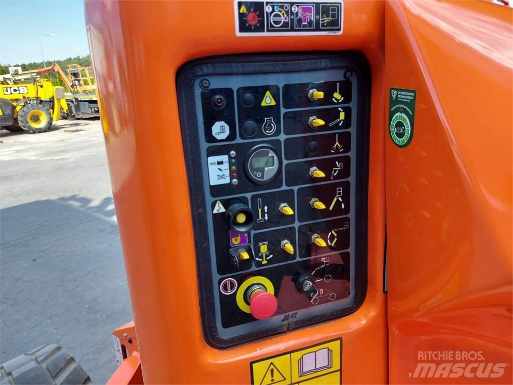 JLG E450AJ 曲臂高空作業車