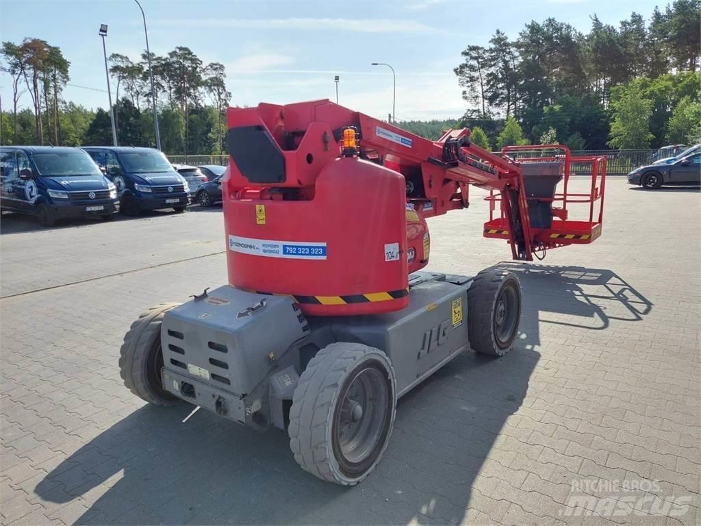 JLG M450AJ 曲臂高空作業車