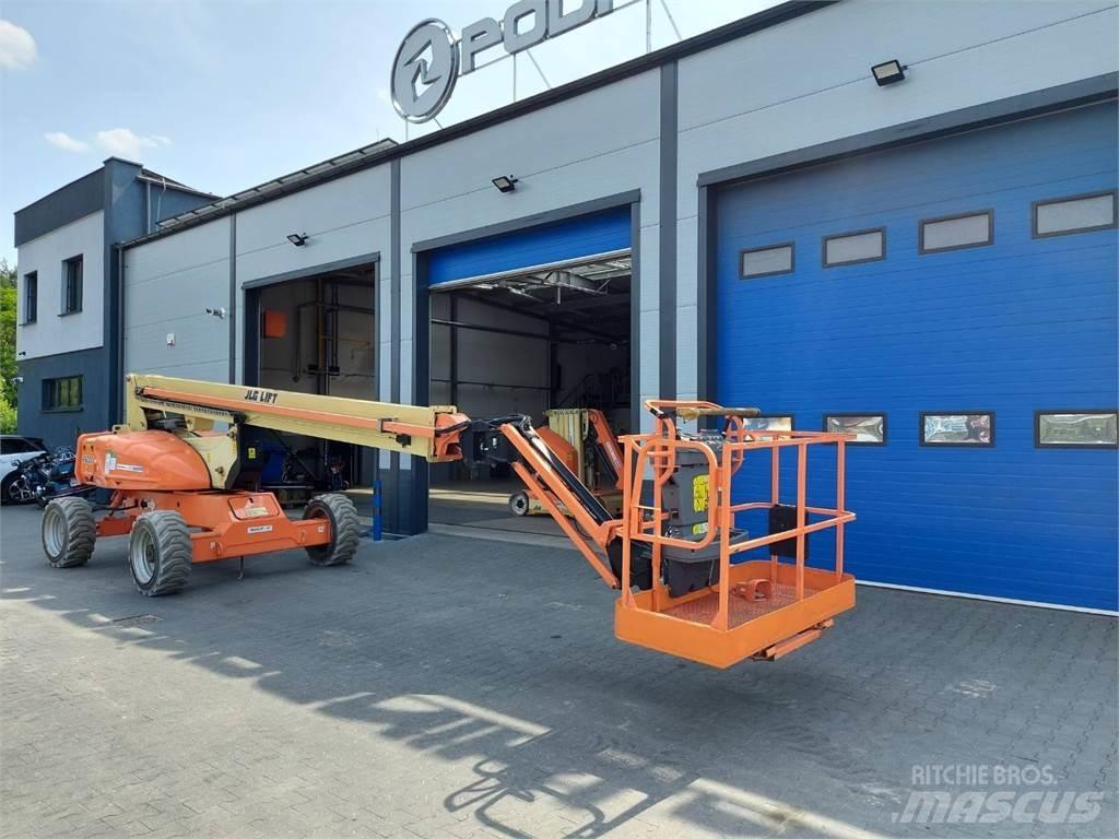 JLG M600JP 曲臂高空作業車