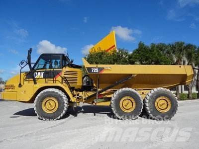 CAT 725 鉸接式起吊車