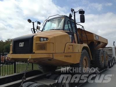 CAT 725C 鉸接式起吊車