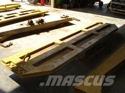 CAT 740 Tailgate 其他組件