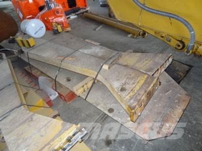 CAT 740 Tailgate 其他組件