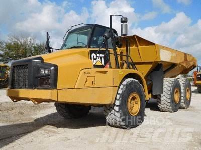 CAT 740B 鉸接式起吊車