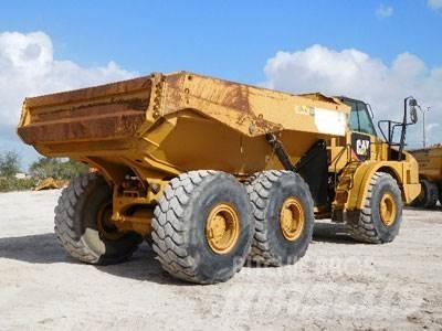CAT 740B 鉸接式起吊車