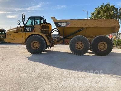 CAT 740B 鉸接式起吊車