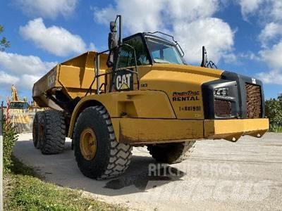 CAT 740B 鉸接式起吊車