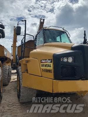 CAT 740B 鉸接式起吊車