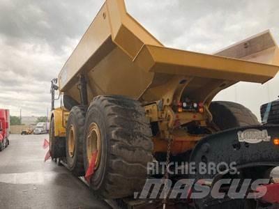 CAT 745C 鉸接式起吊車