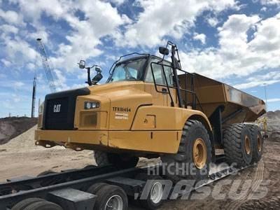 CAT 745C 鉸接式起吊車