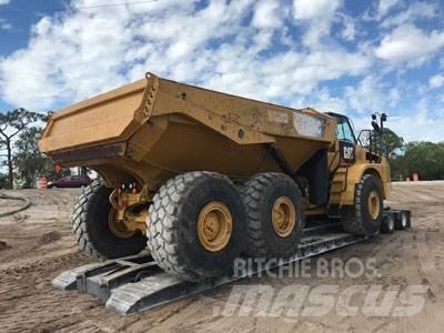 CAT 745C 鉸接式起吊車