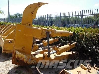CAT D8T Ripper, S/S 其他組件
