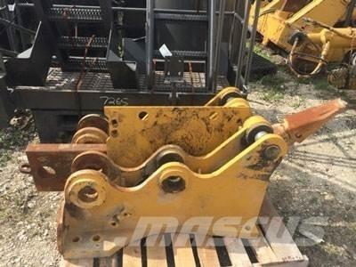CAT D8T Ripper, S/S 其他組件