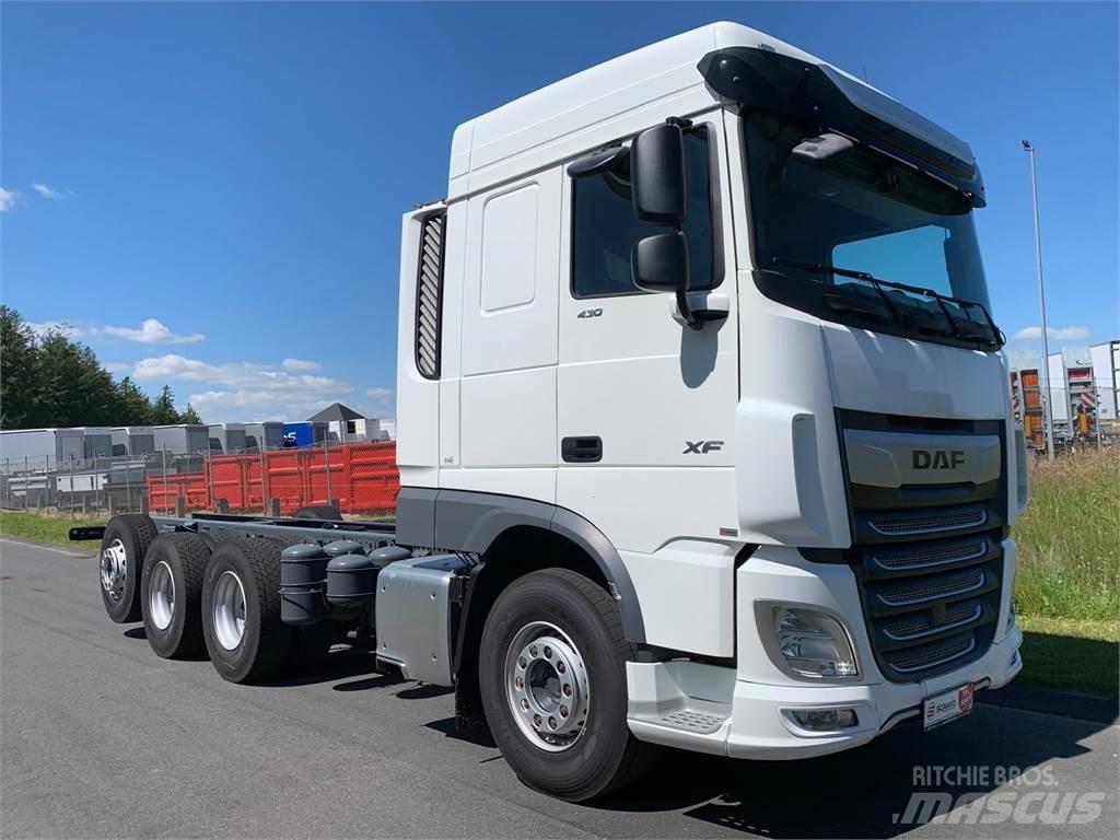 DAF XF 430 8x4*4 商用底盤車