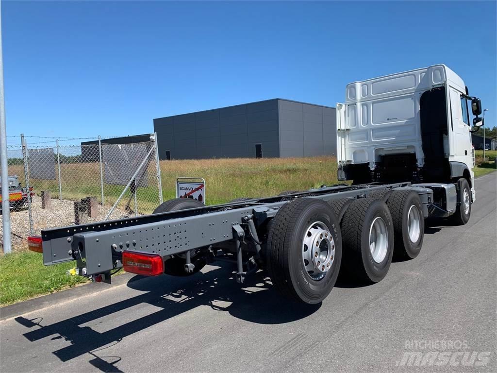 DAF XF 430 8x4*4 商用底盤車