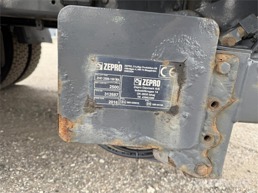 Scania G320 4x2 篷布卡車