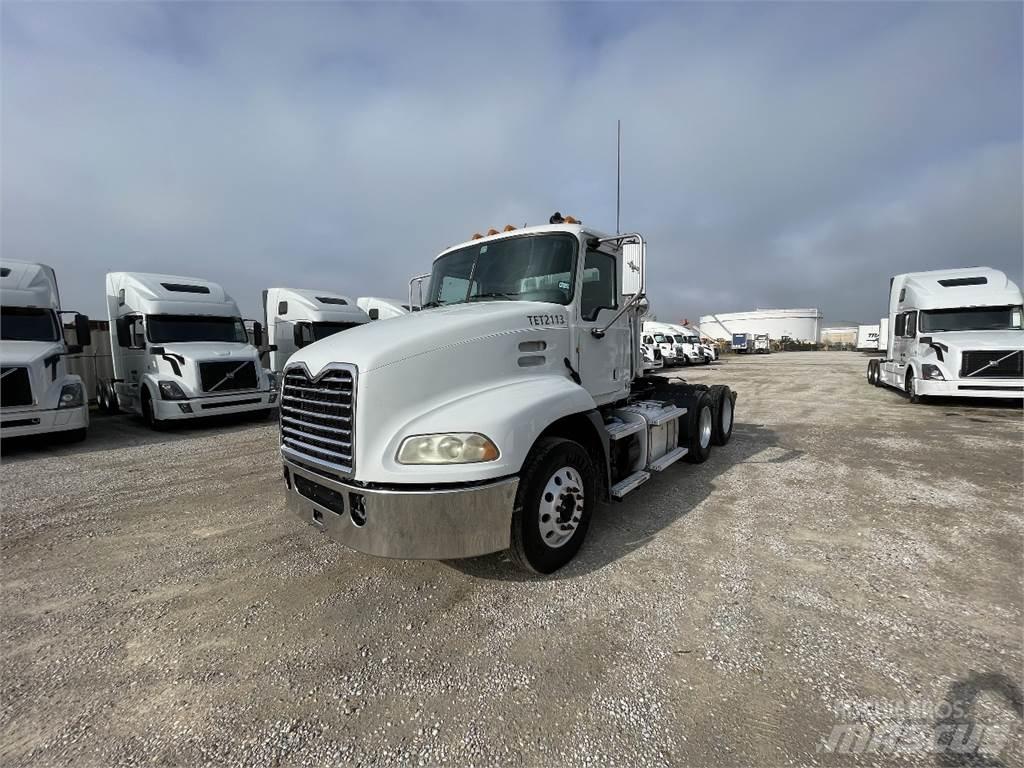 Mack CXU613 曳引機組件