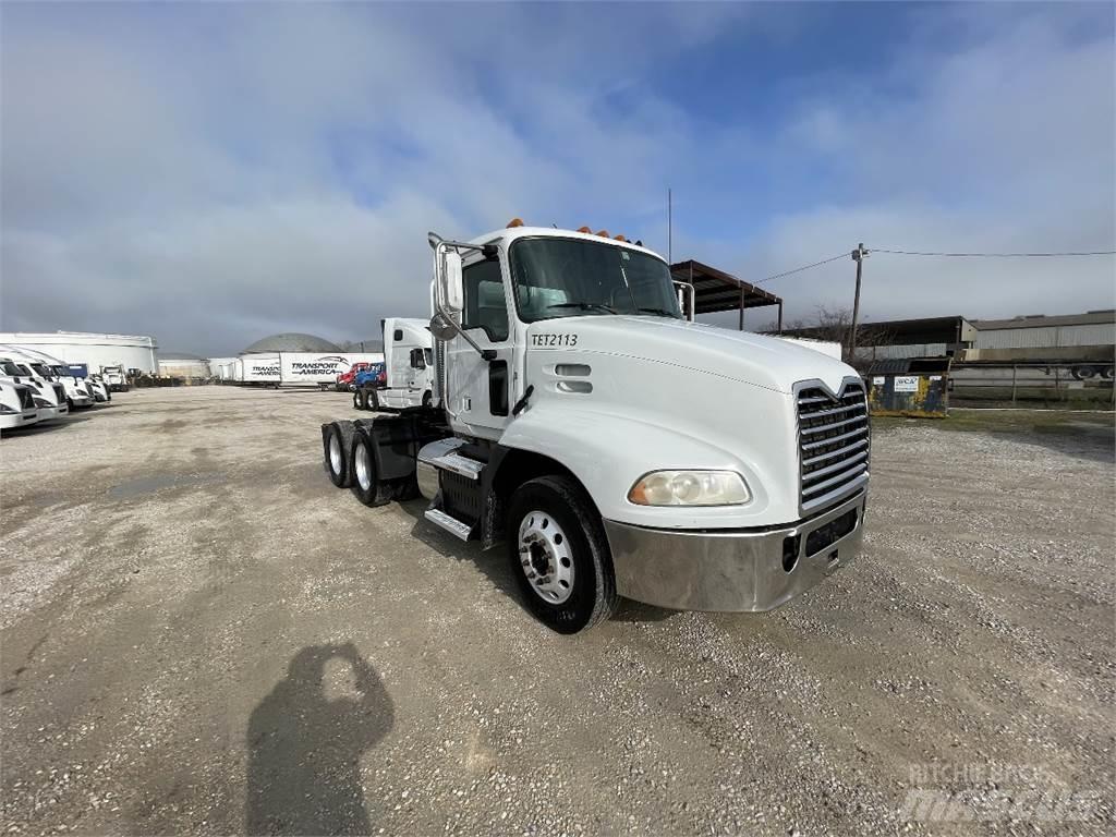 Mack CXU613 曳引機組件