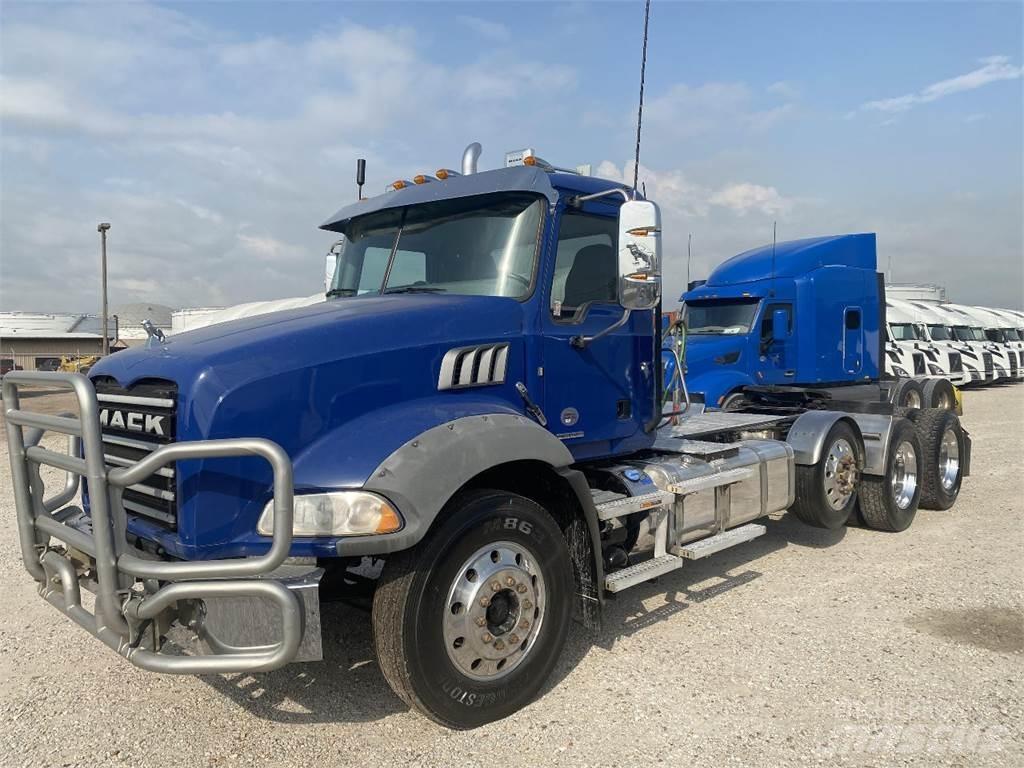 Mack GRANITE 曳引機組件