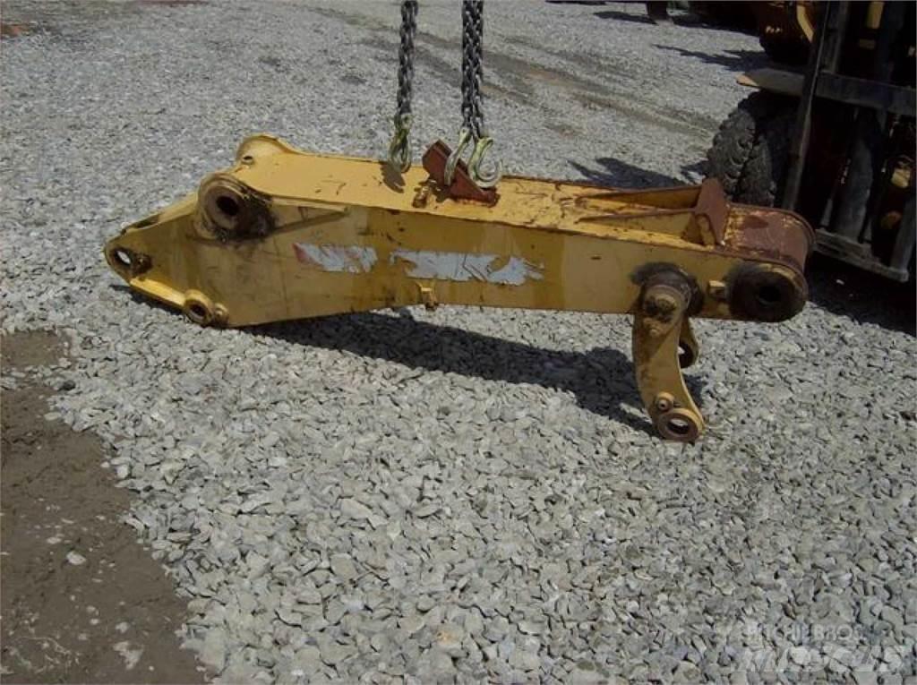 CAT 212 底盤和懸架
