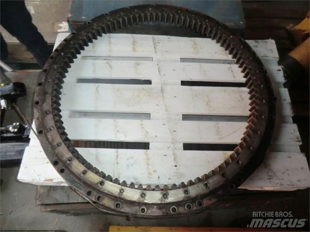 CAT 231D 底盤和懸架