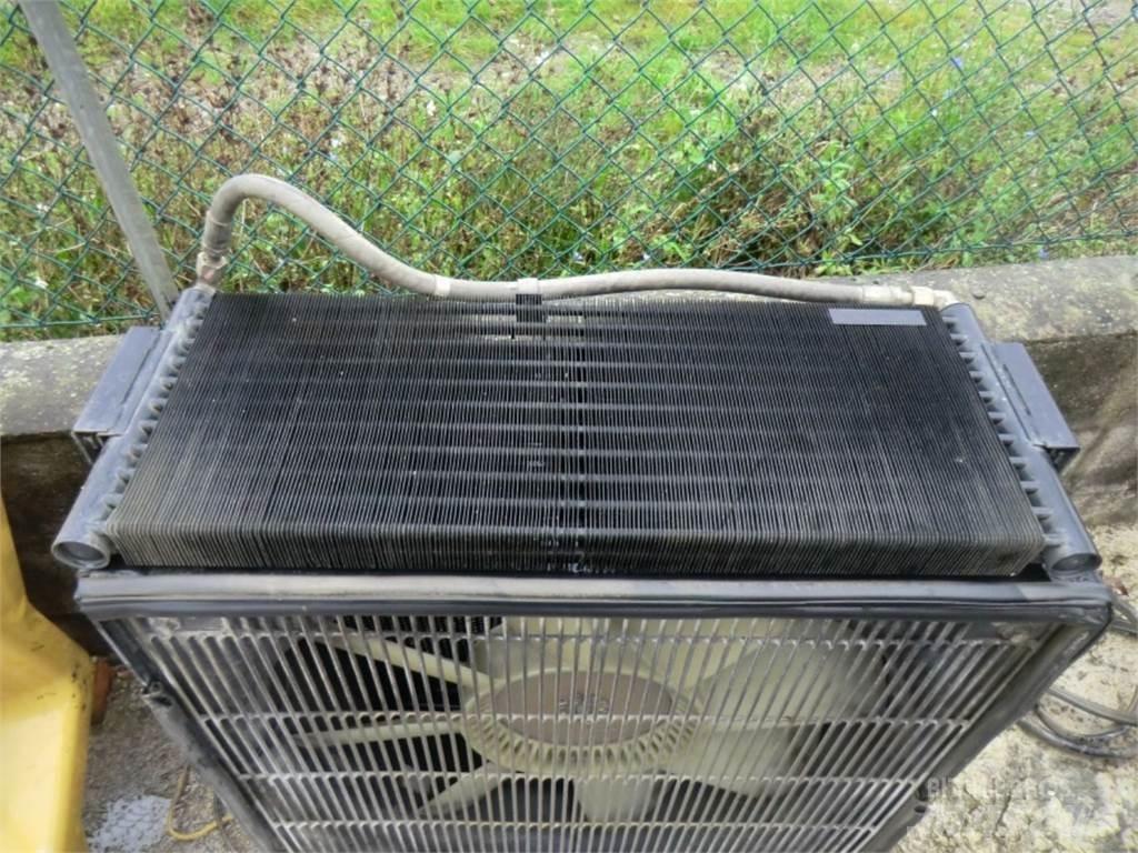 CAT 330D 底盤和懸架