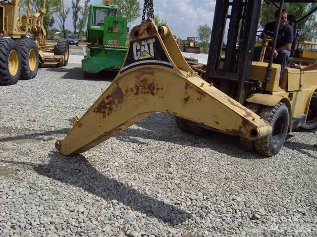 CAT 438C 底盤和懸架